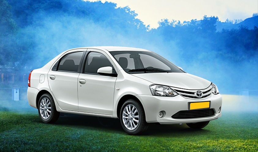 LOCATION DE VOITURE EN INDE – Toyota Platinum Etios