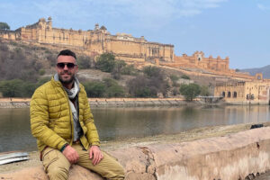 What should a tourist not do in Jaipur, India?