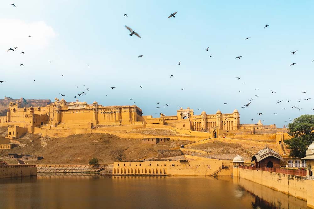 Amber Fort Jaipur: Entry Fee, Timings, History & Location Guide