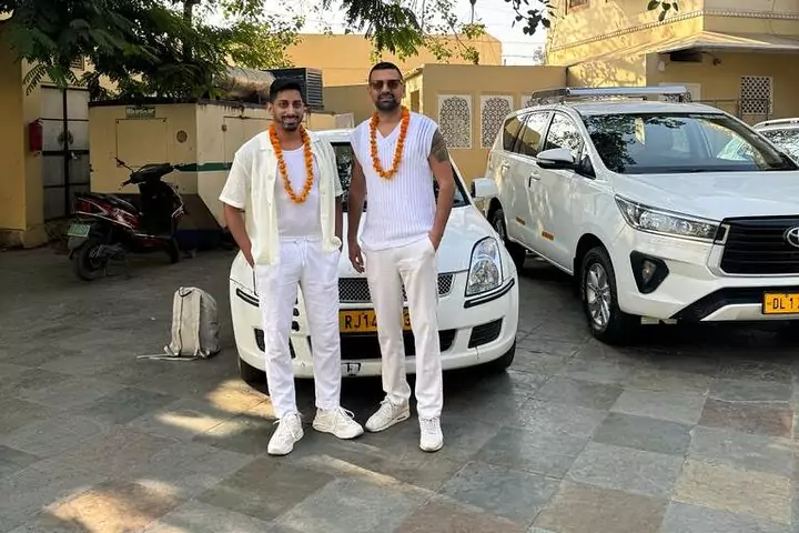 Hire private driver Rajasthan Private driver in Rajasthan India