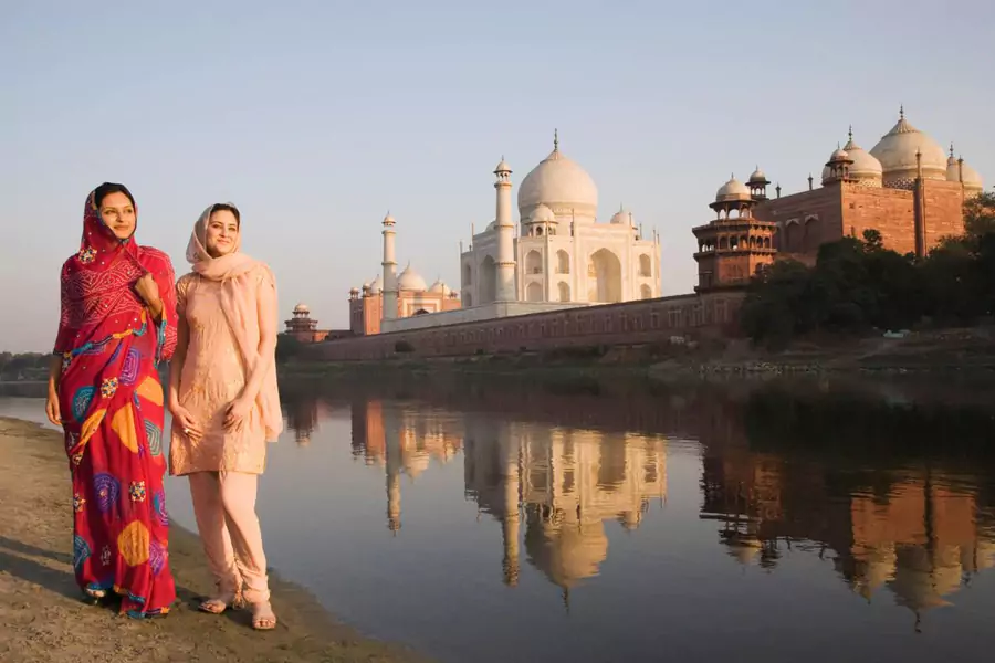Private car and driver for Agra sightseeing and tours