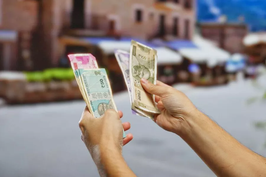 Indian rupee banknote denominations 100 500 2000