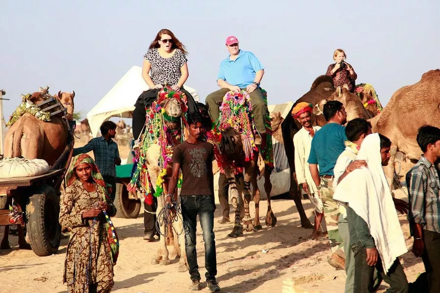 Tourists at Taj Mahal